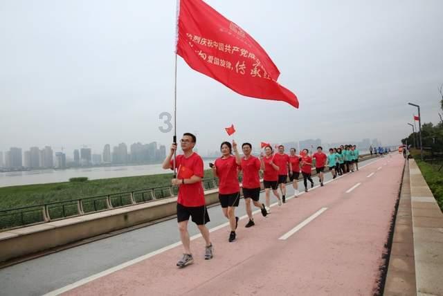 厦门万科东方财富广场(图3)